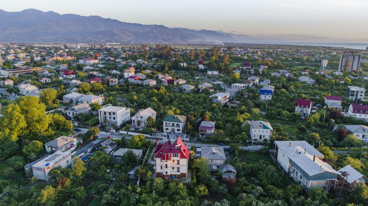 Guest House Amo Batumi Exterior photo