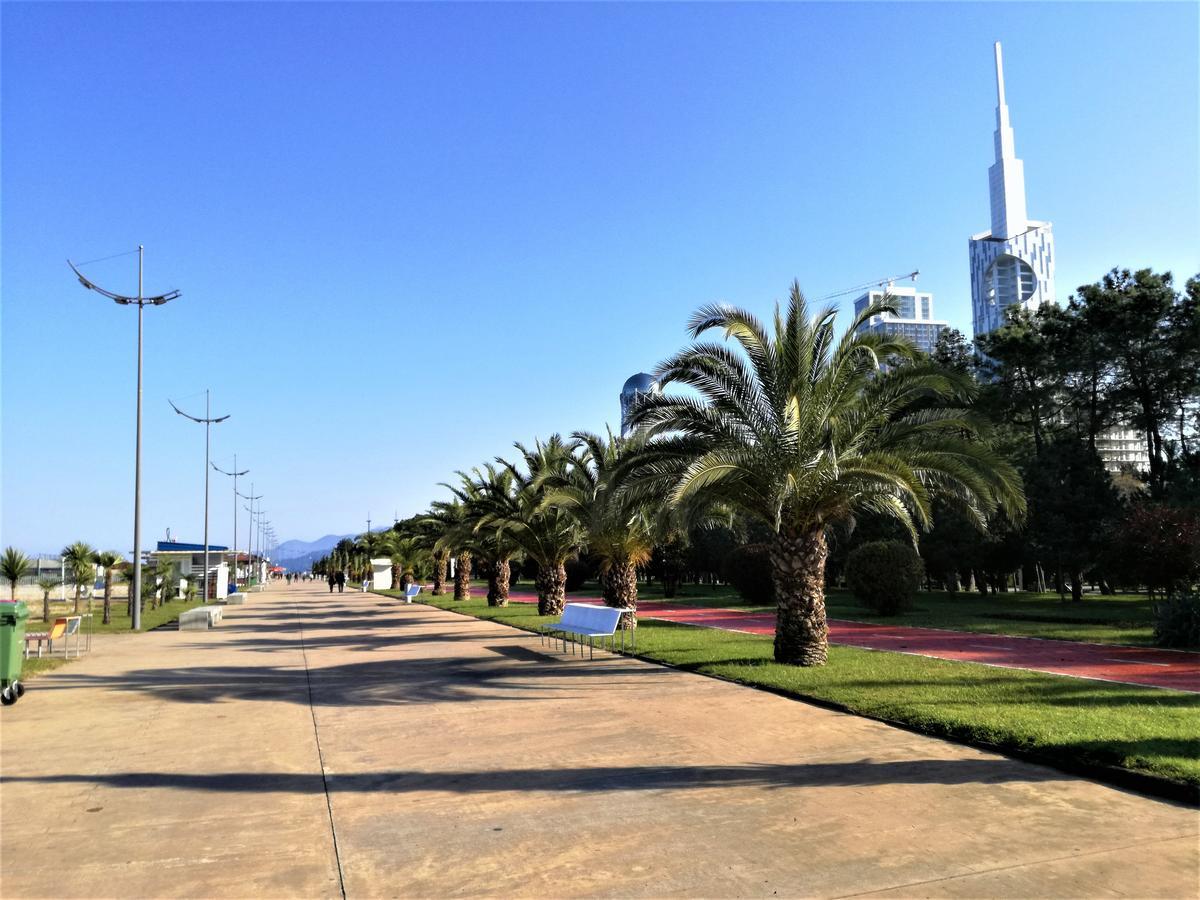 Guest House Amo Batumi Exterior photo